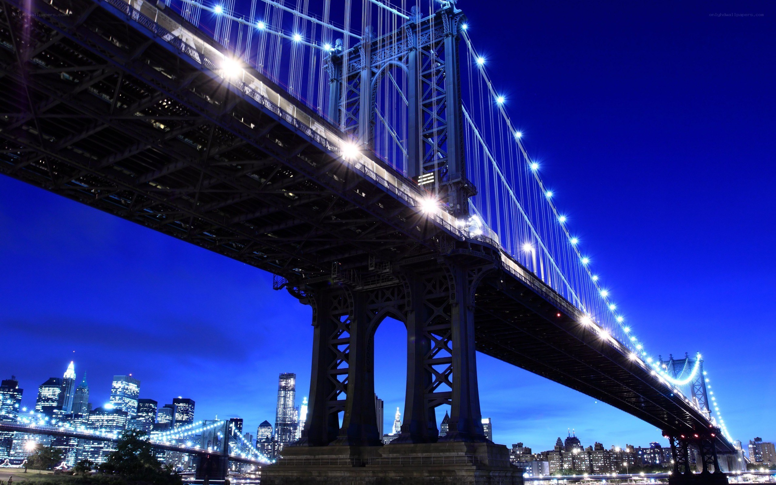 Manhattan Bridge at night
