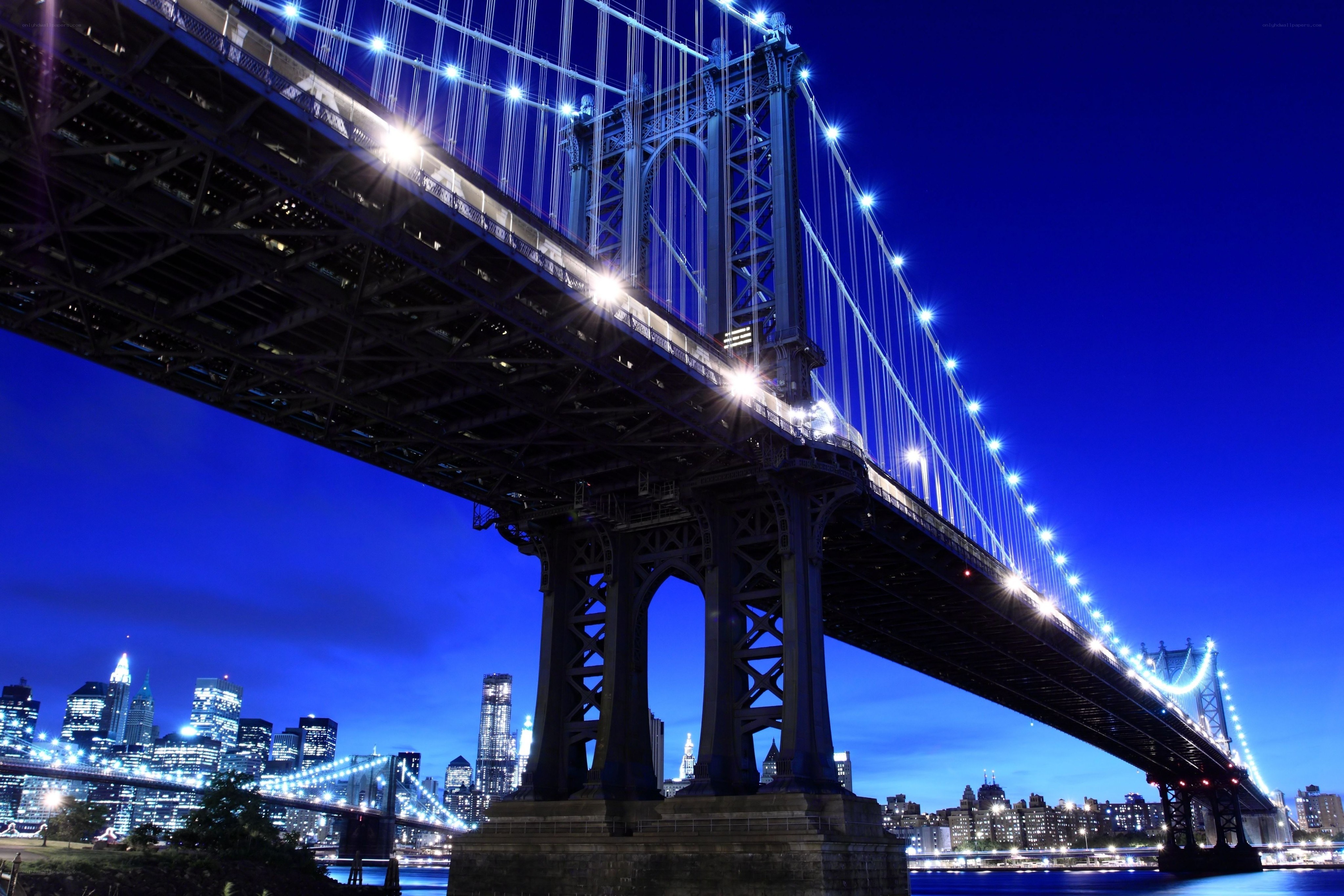 Manhattan Bridge at night