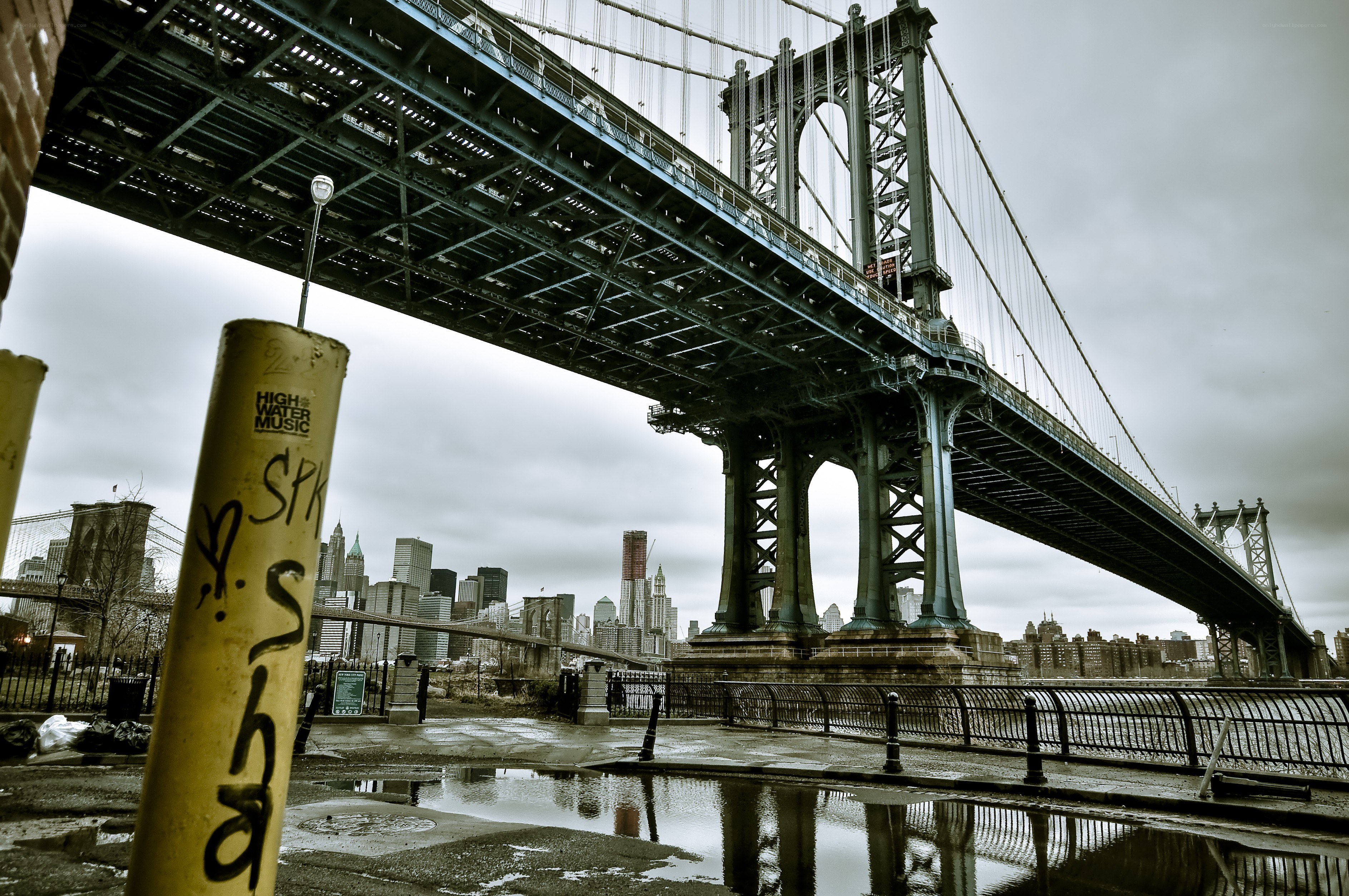 Manhattan Bridge on a cloudy day