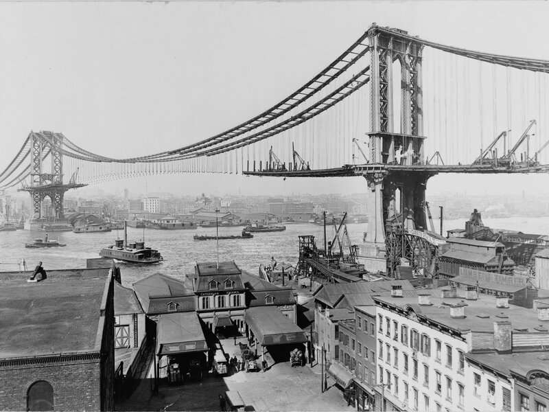 Manhattan Bridge under construction