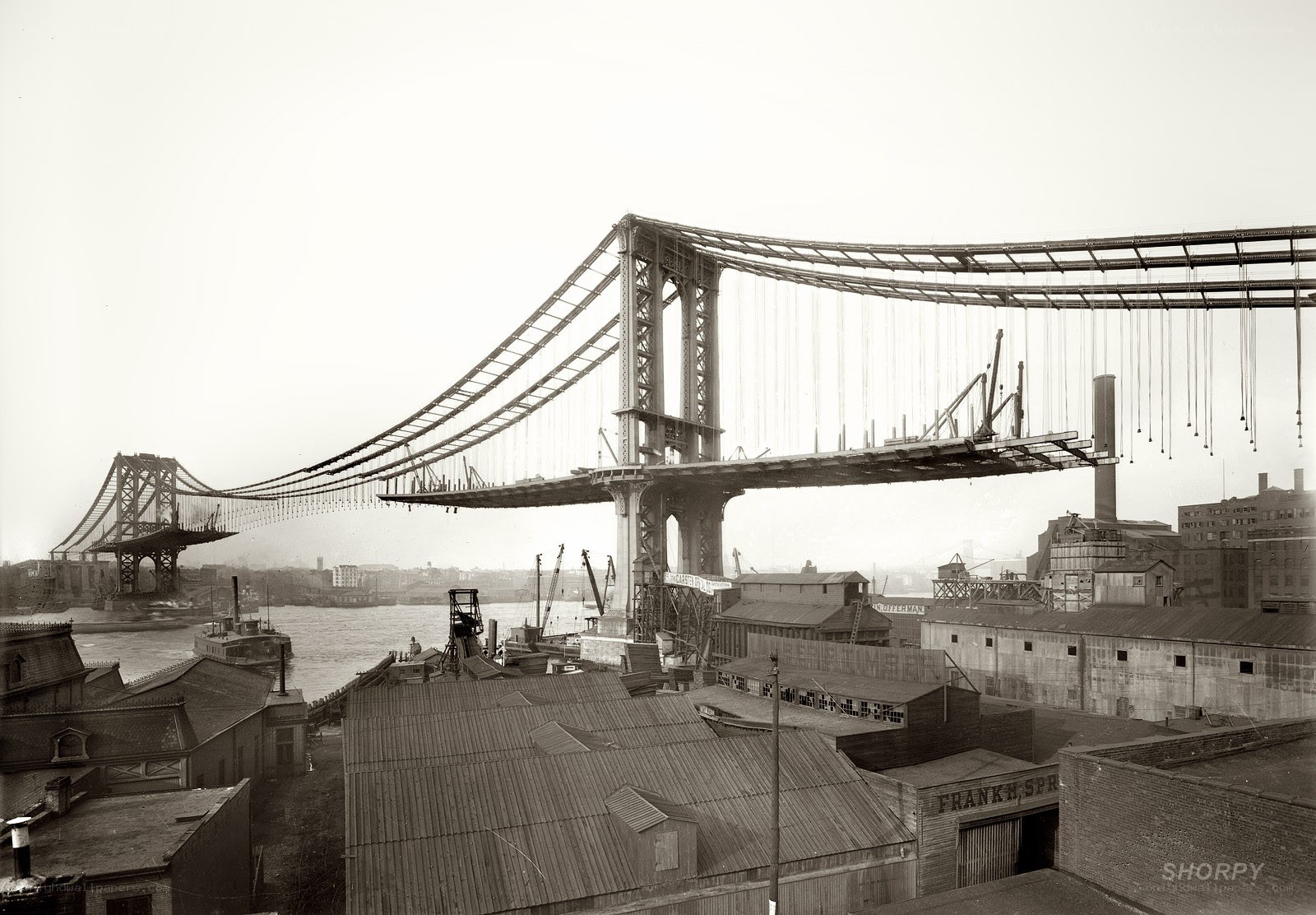 Manhattan Bridge under construction