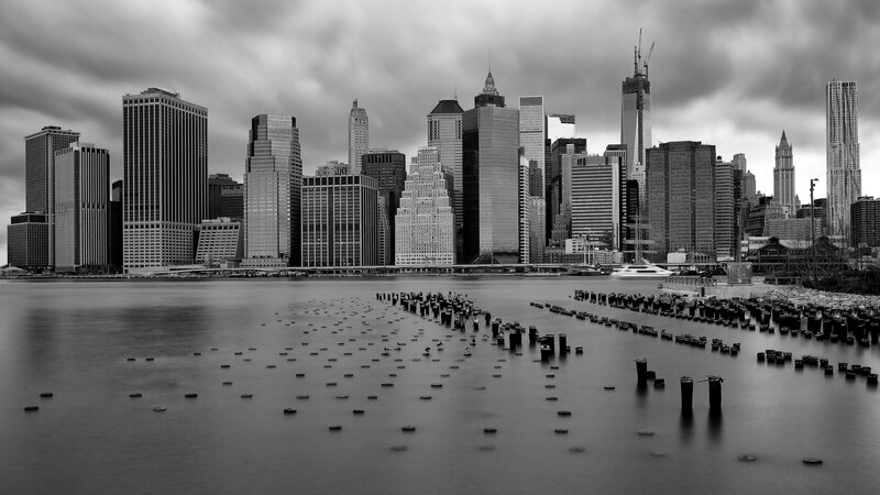 Manhattan Skyline — Black