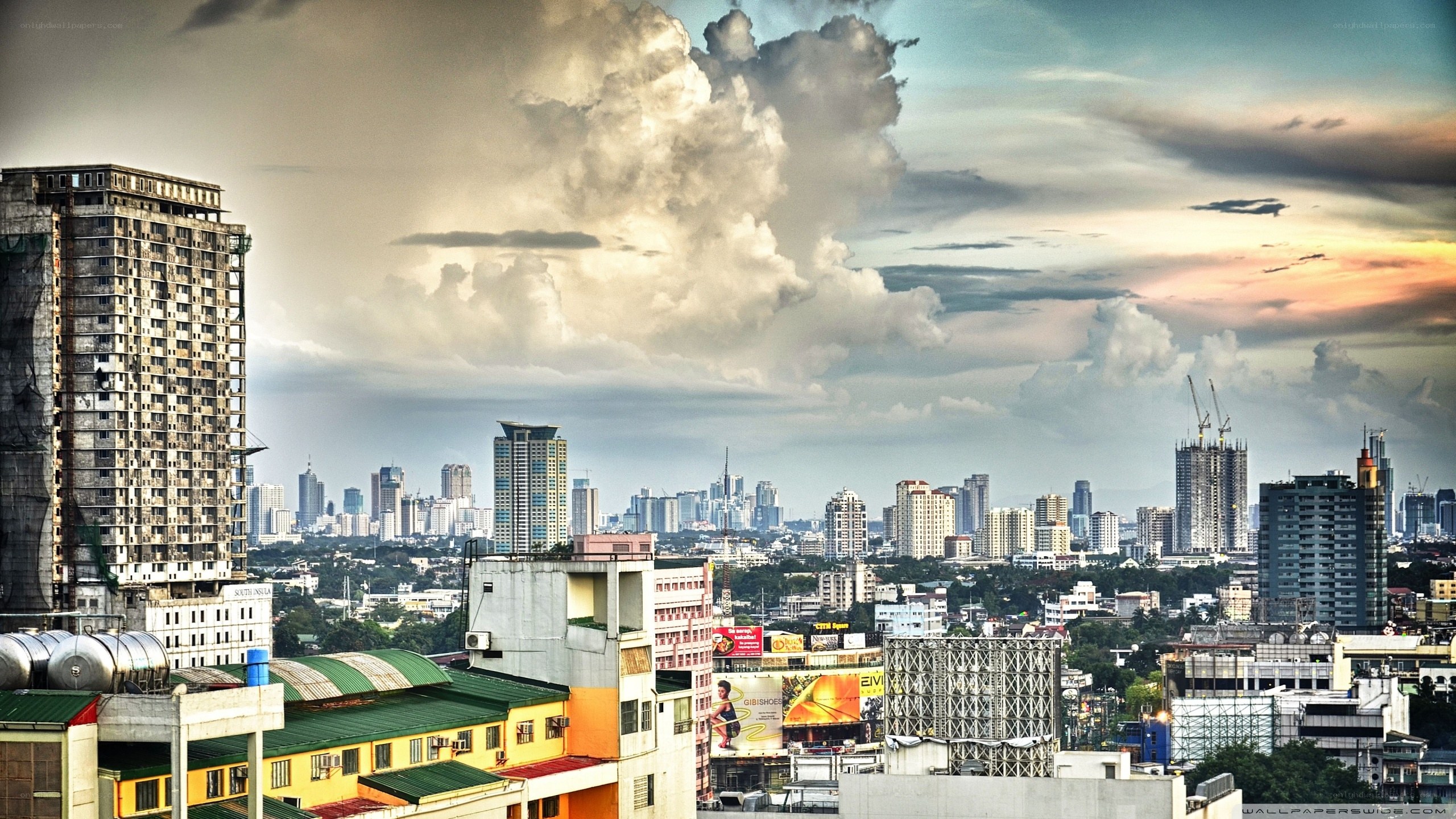 Manila skyline at dusk