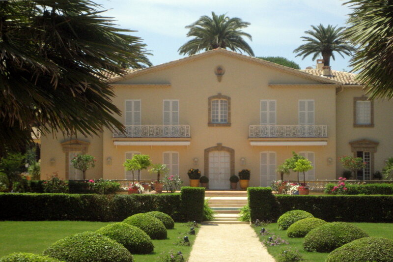 Mansion with Garden