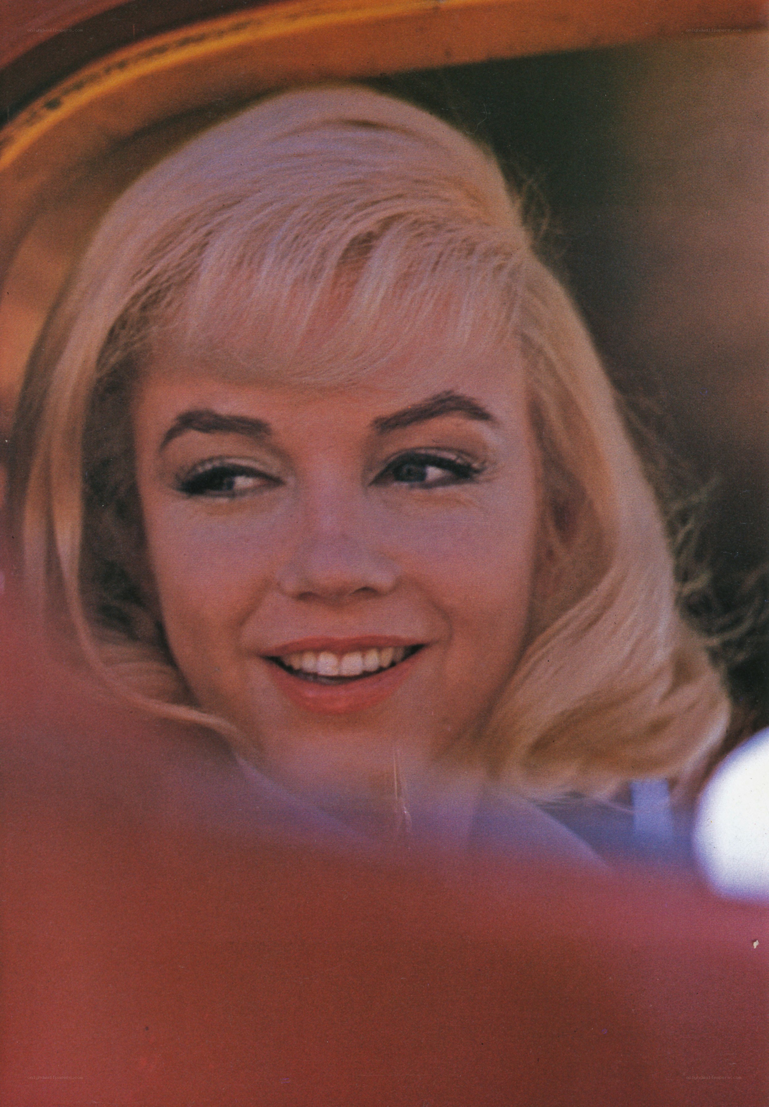 Marilyn Monroe in a car