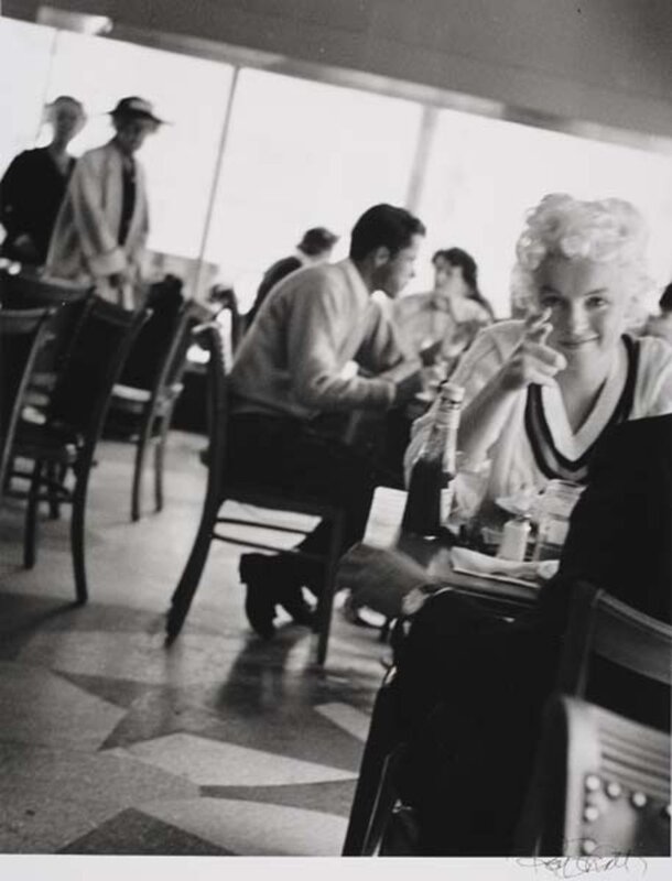 Marilyn Monroe in a diner