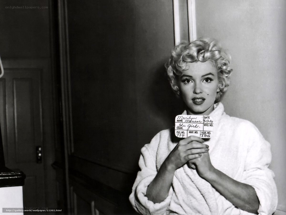 Marilyn Monroe in a robe