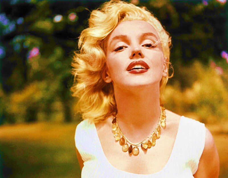 Marilyn Monroe in a white dress
