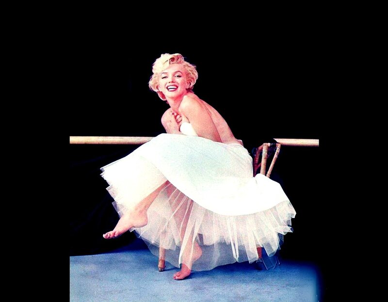 Marilyn Monroe in ballet pose