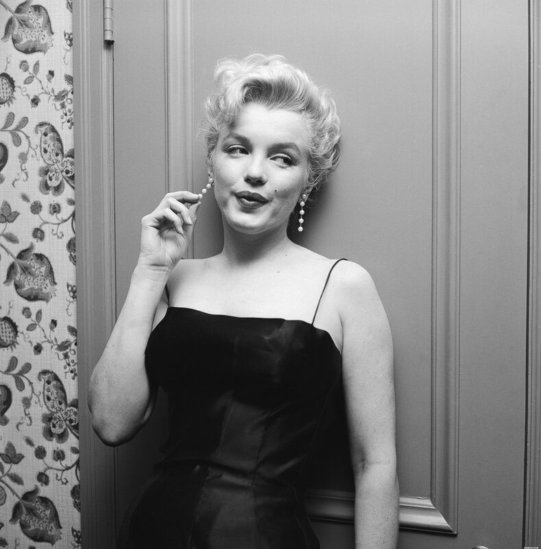 Marilyn Monroe in black dress