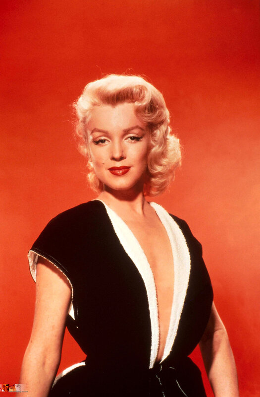 Marilyn Monroe in black dress