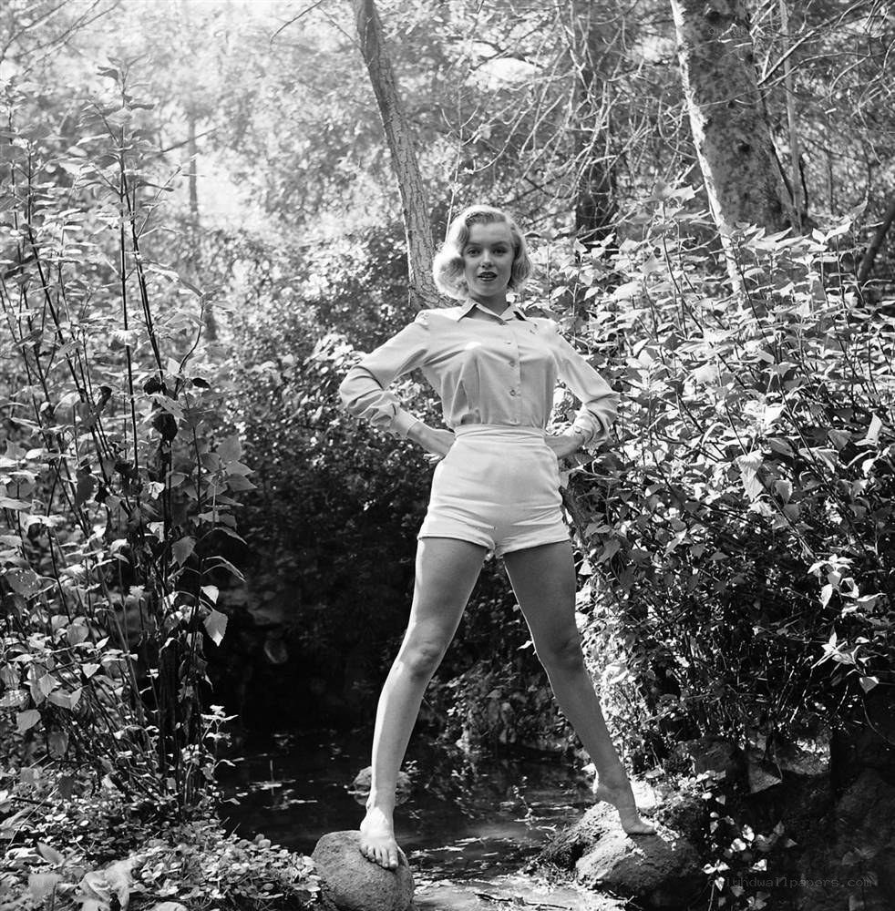 Marilyn Monroe in forest