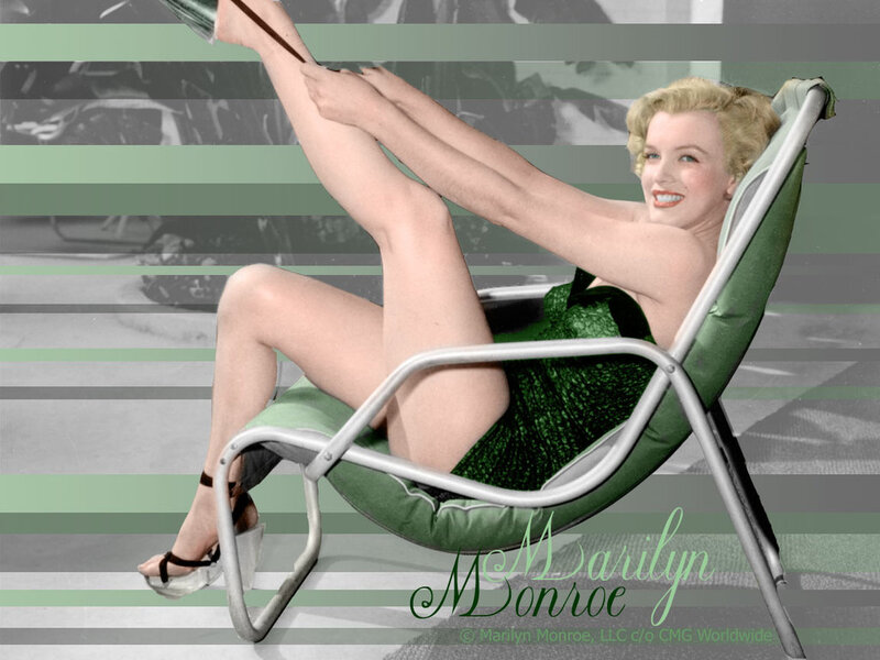 Marilyn Monroe in green swimsuit