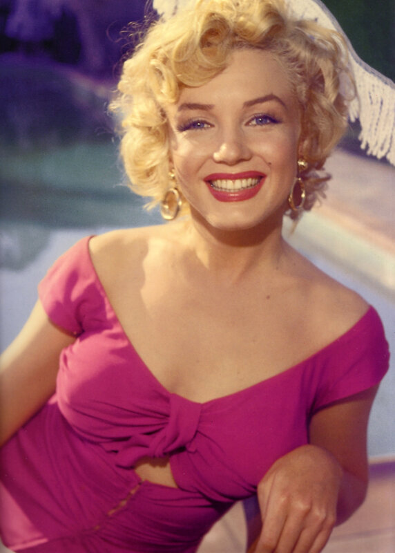 Marilyn Monroe in pink dress