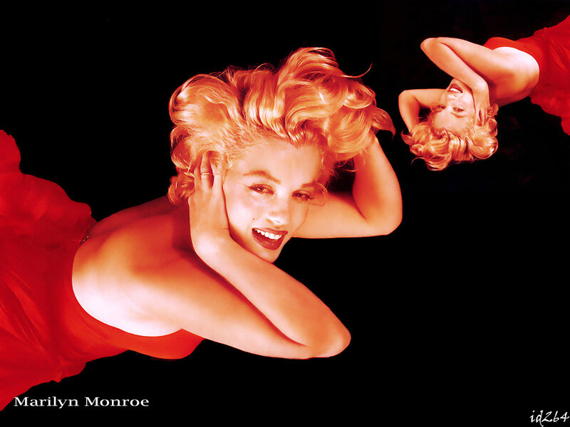 Marilyn Monroe in Red Dress — Dramatic