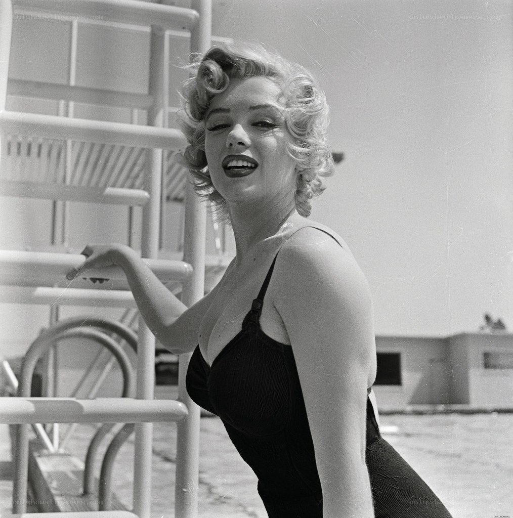 Marilyn Monroe in swimsuit