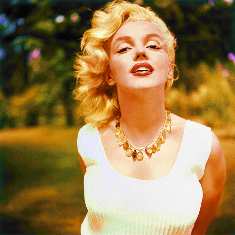 Marilyn Monroe in white dress