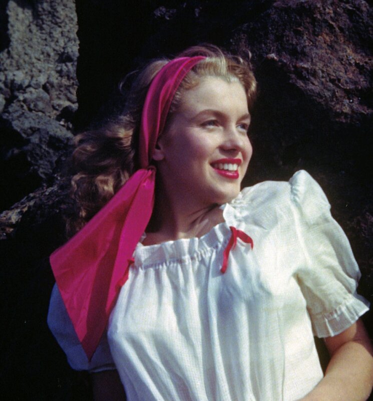 Marilyn Monroe in white dress