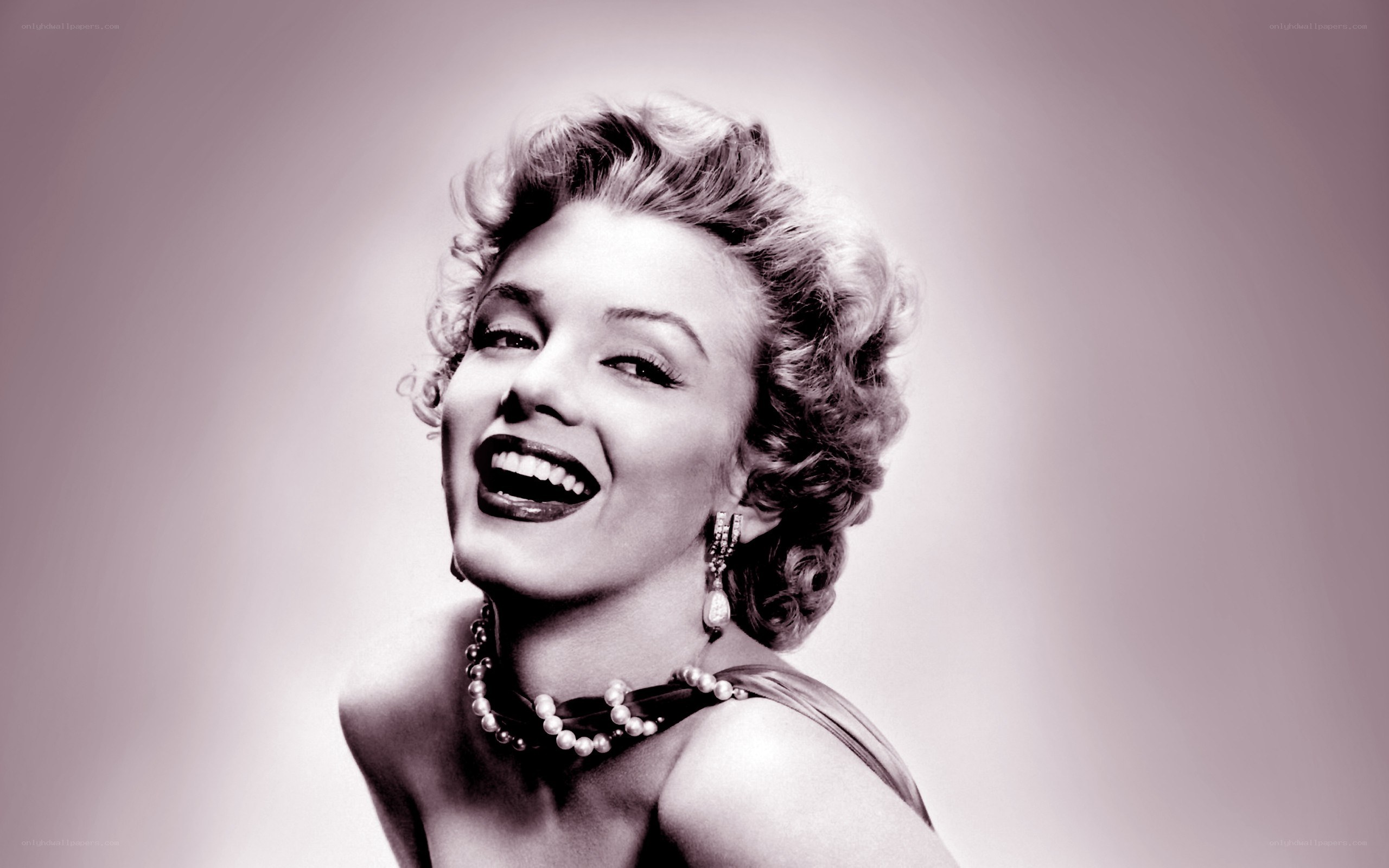 Marilyn Monroe laughing