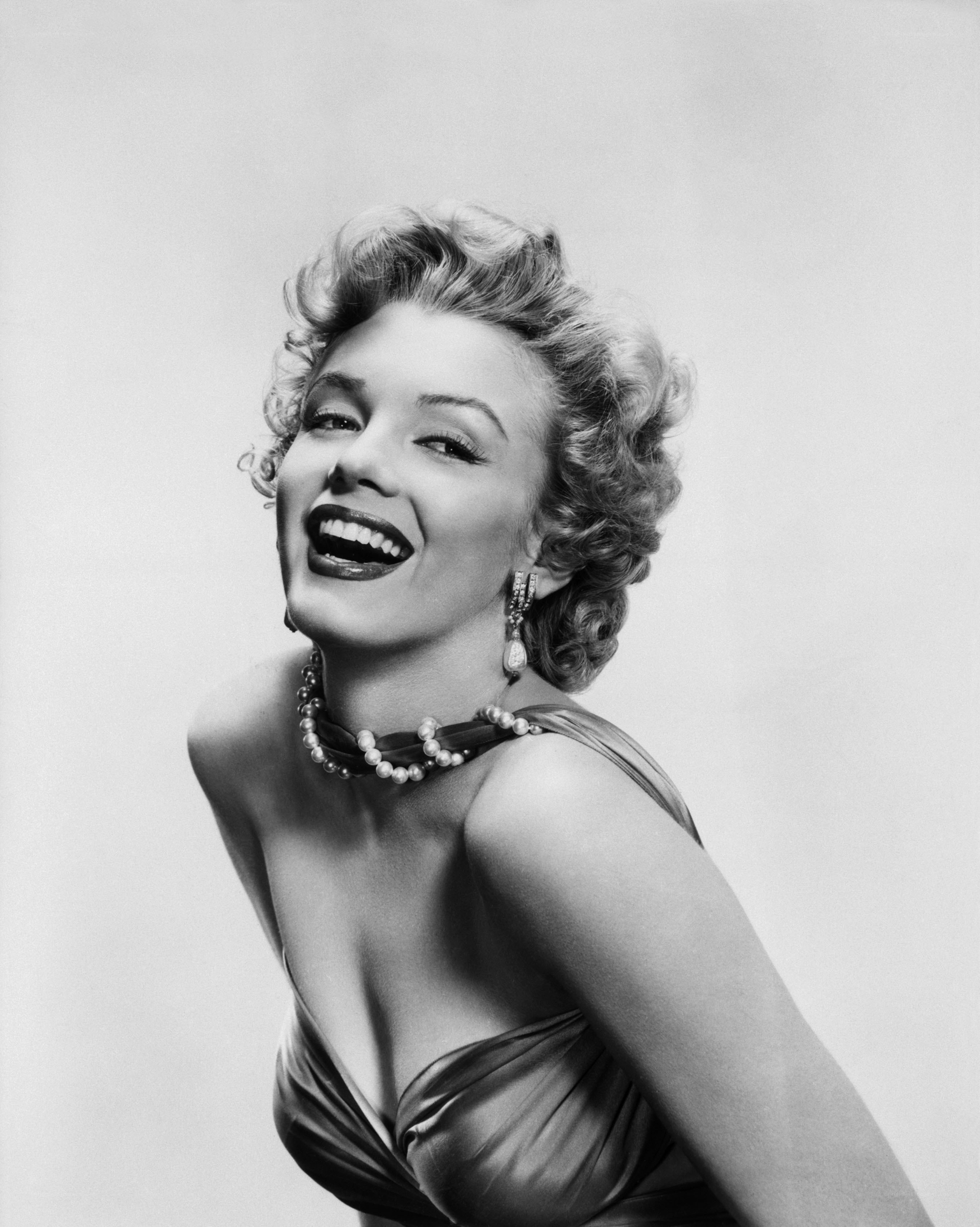 Marilyn Monroe laughing