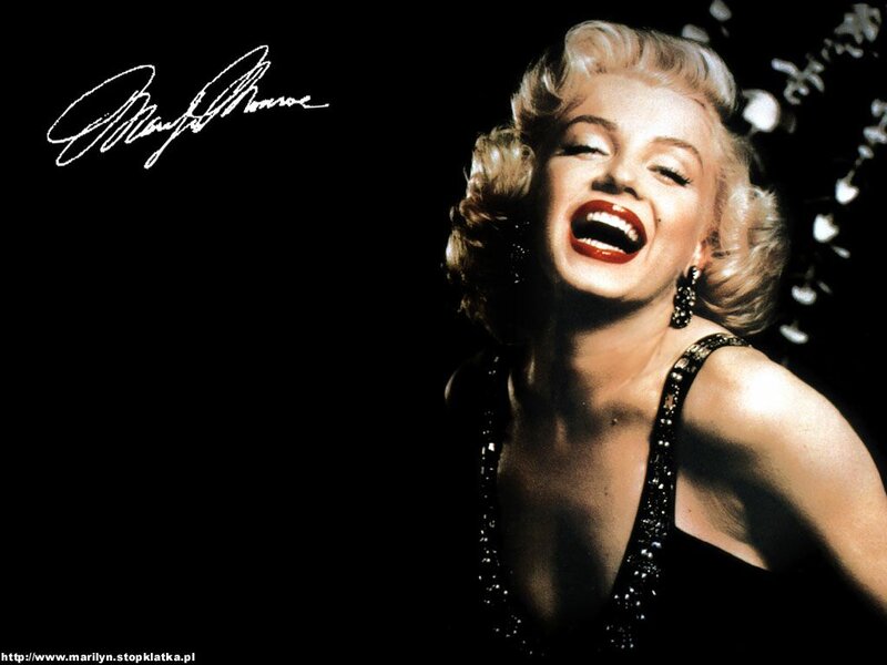 Marilyn Monroe Laughing — Black