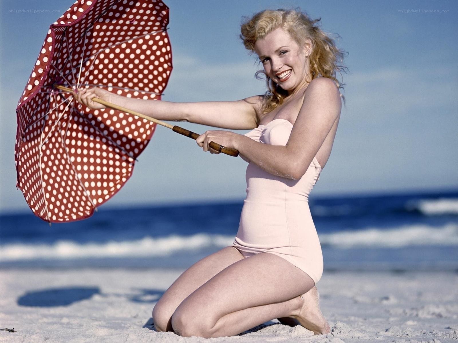 Marilyn Monroe on the beach