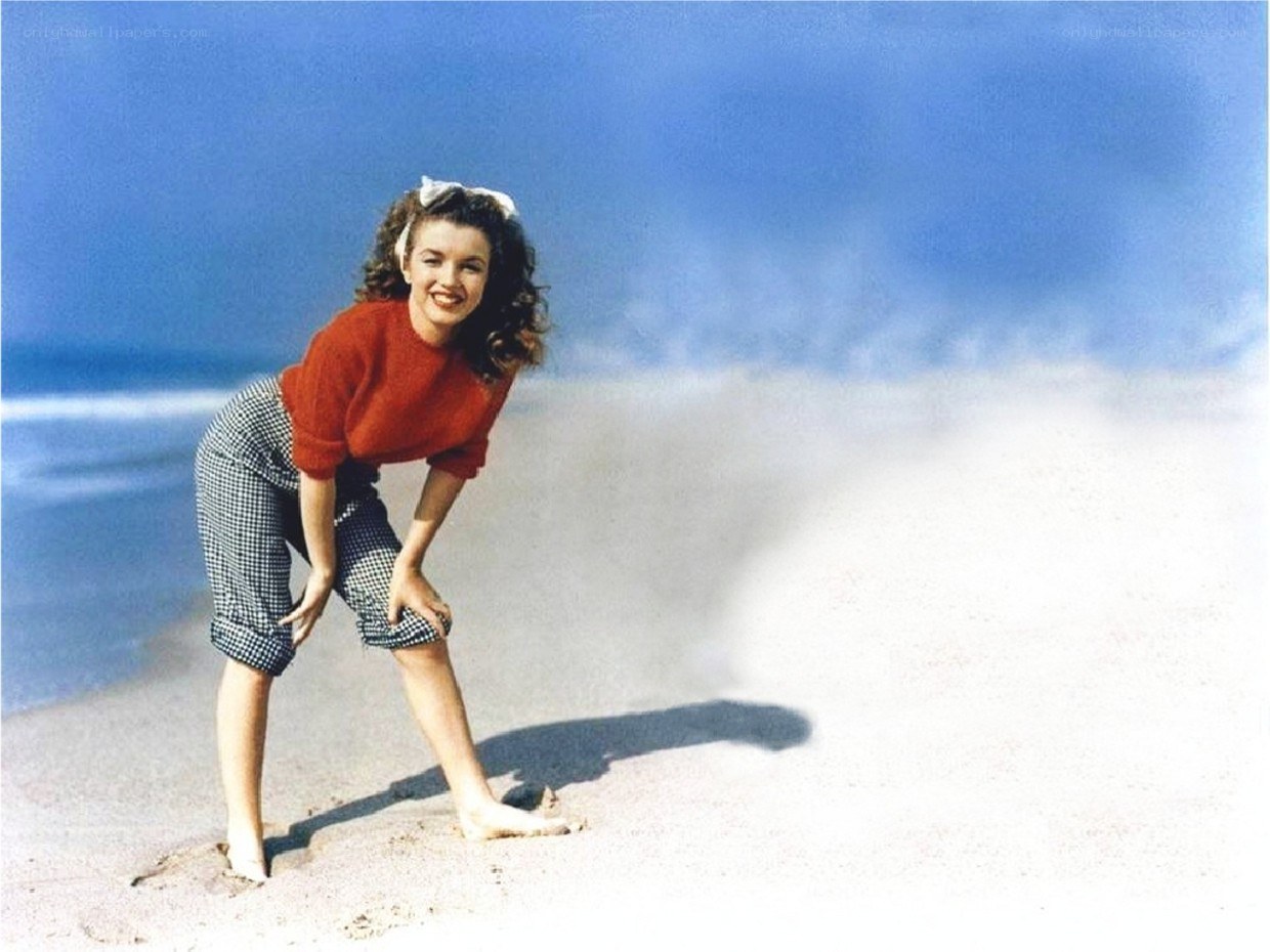 Marilyn Monroe on the beach