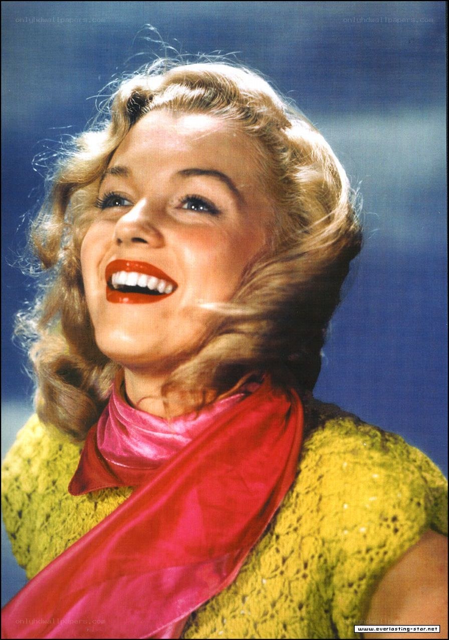 Marilyn Monroe smiling portrait
