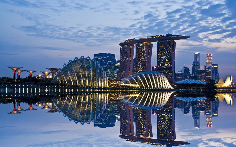 Marina Bay Sands — Blue, Serene