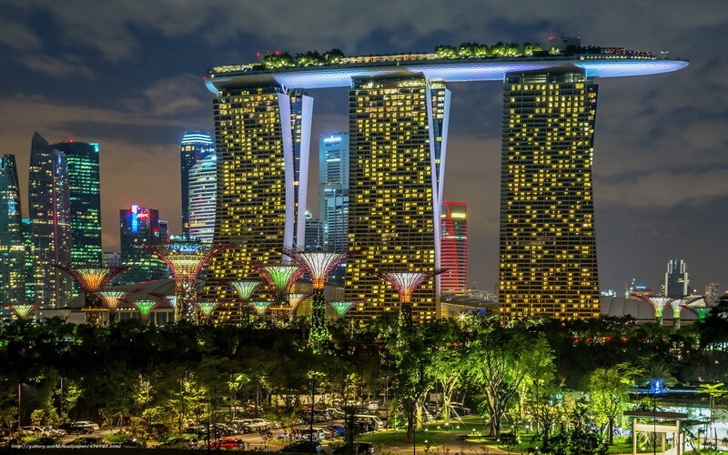 Marina Bay Sands Hotel — Yellow, Dramatic