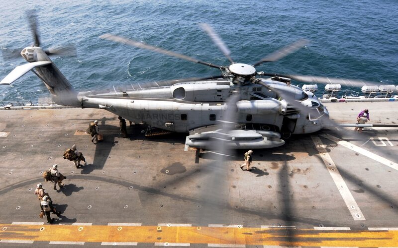 Marine Helicopter on Deck — Gray, Active