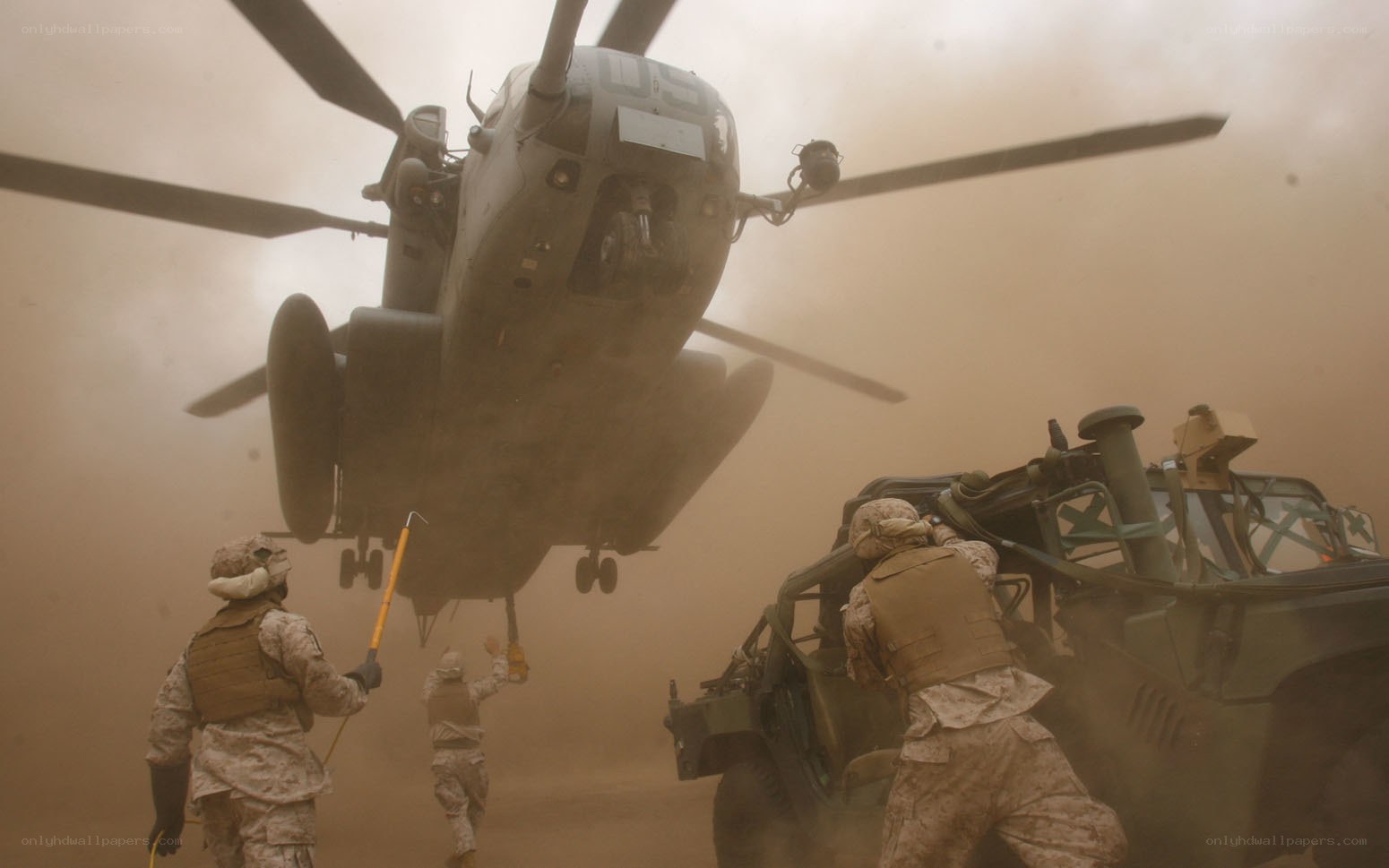 Marines in desert helicopter operation