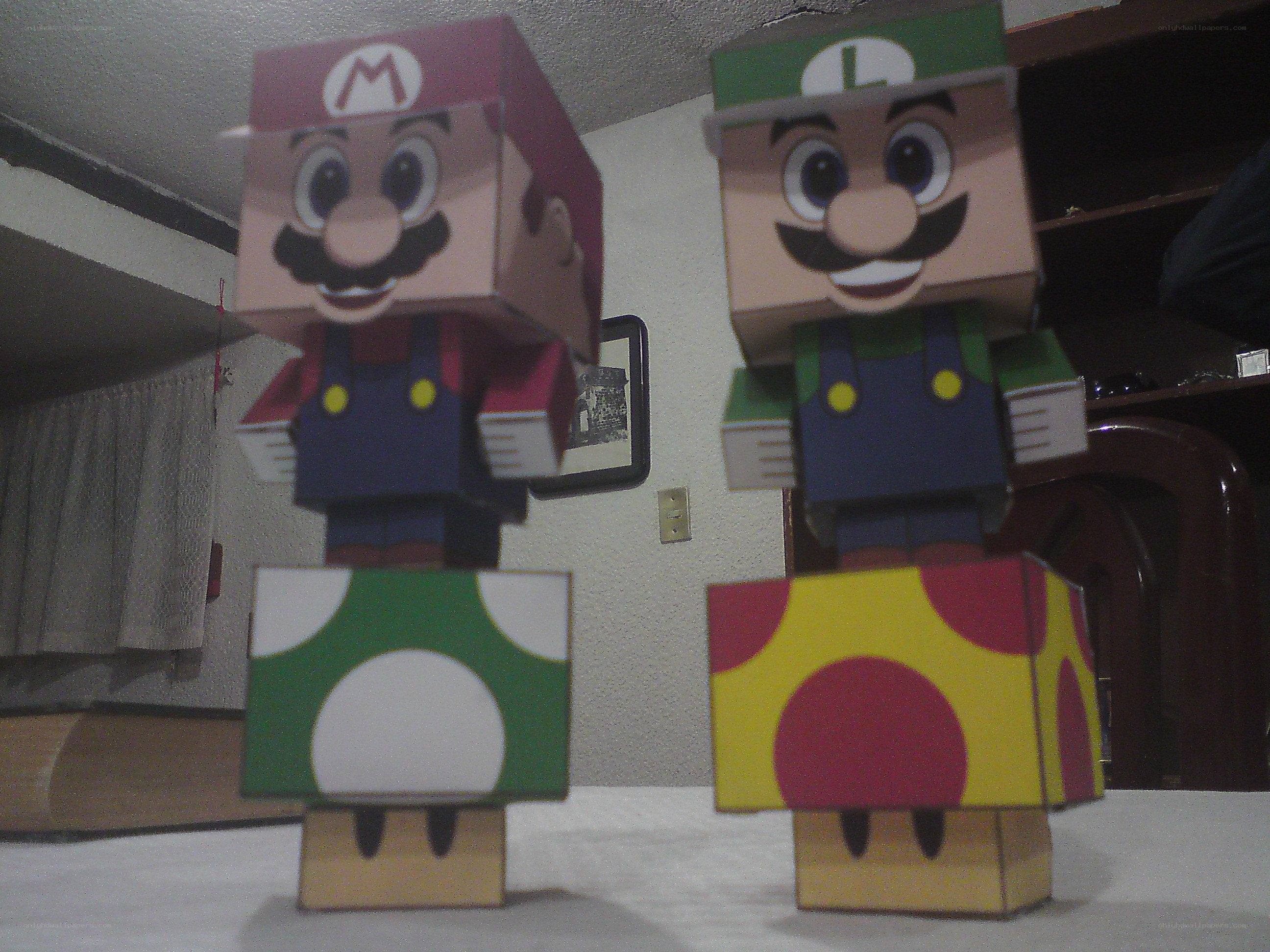 Mario and Luigi paper figures