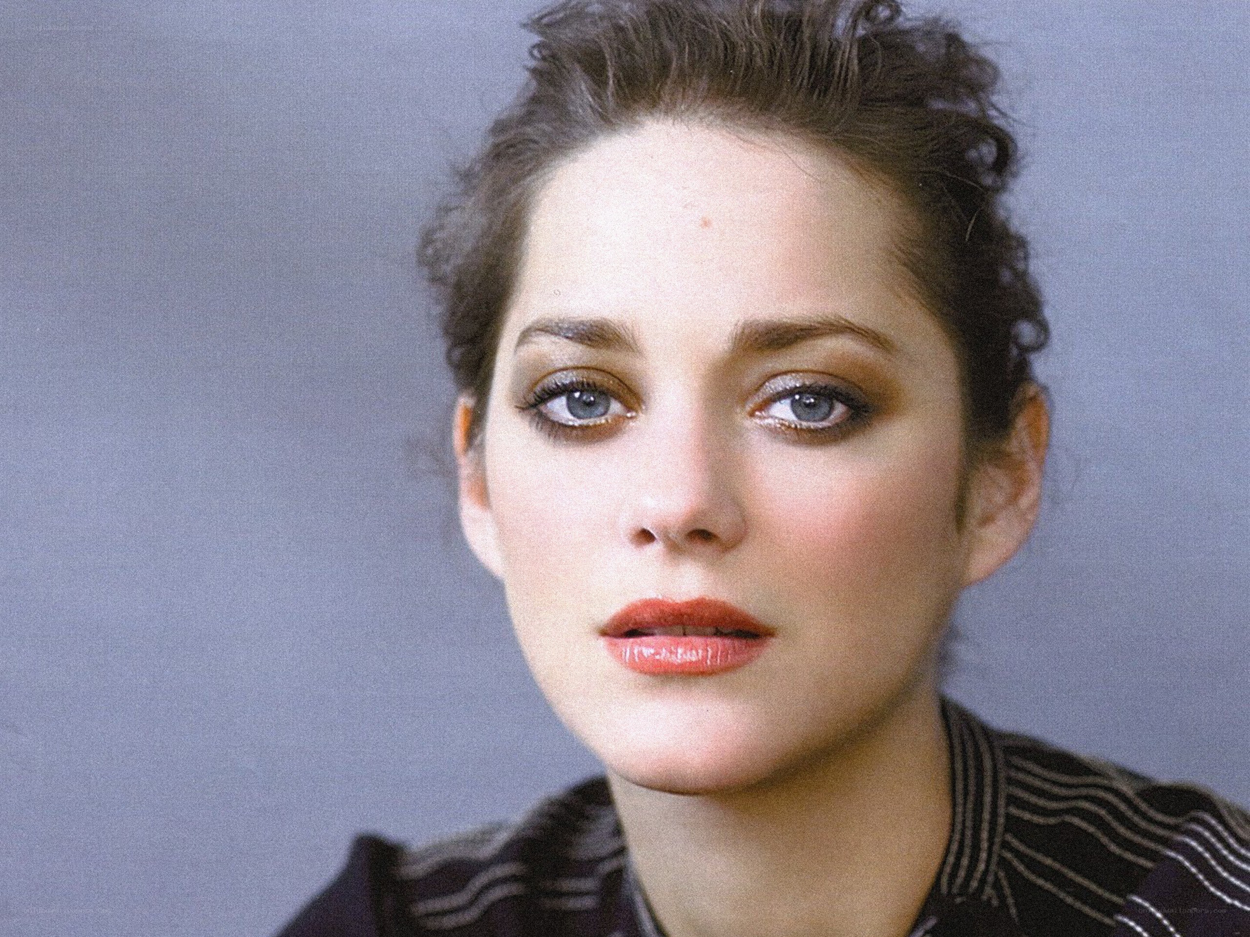 Marion Cotillard portrait
