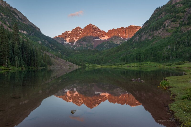 Maroon Bells Mountains — Green, Serene