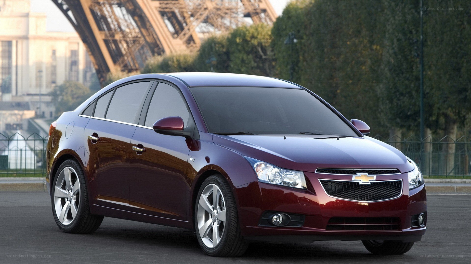 maroon chevrolet cruze sedan