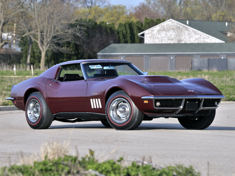 Maroon classic Corvette