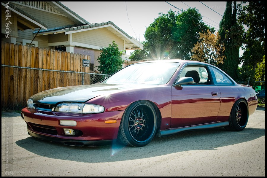 maroon coupe car