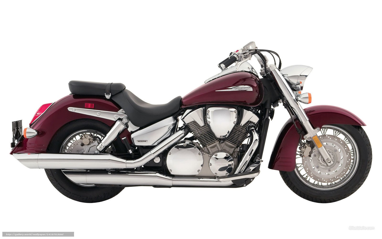 maroon cruiser motorcycle