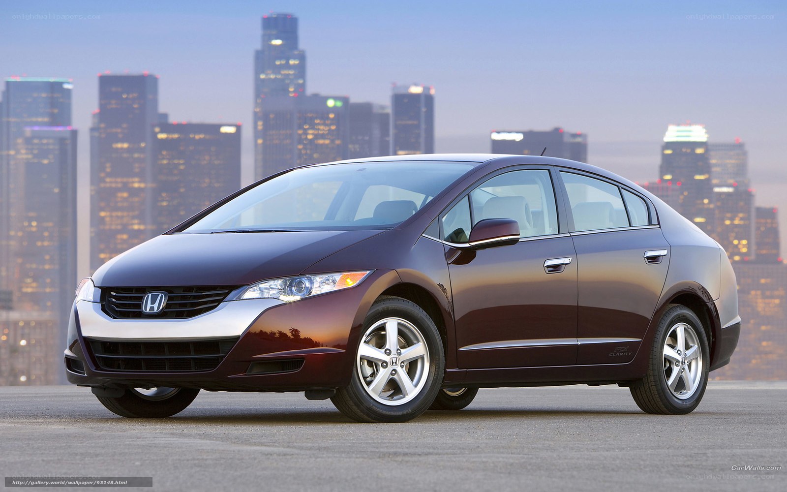 Maroon Honda Clarity sedan