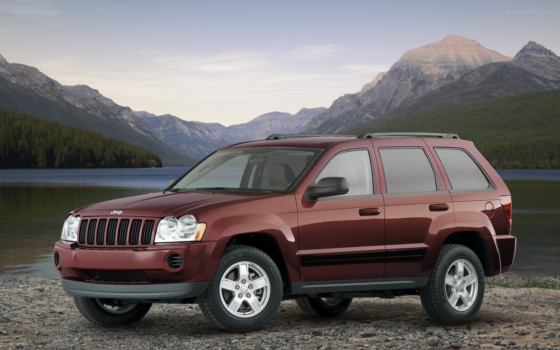 Maroon Jeep Grand Cherokee