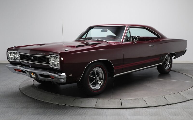 Maroon Muscle Car — Neutral, Photograph, Rotating Platform