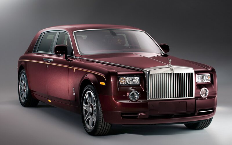 Maroon Rolls-Royce Phantom — Dramatic, Photograph, Car, Grille