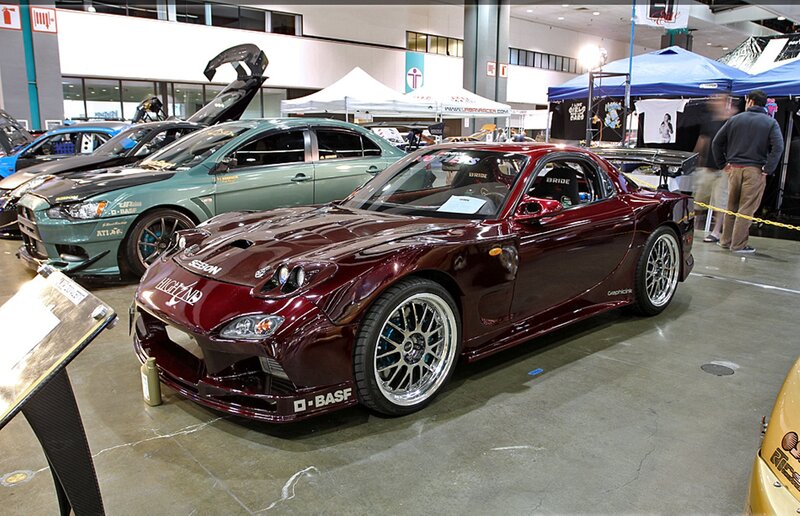 Maroon Sports Car — Neutral