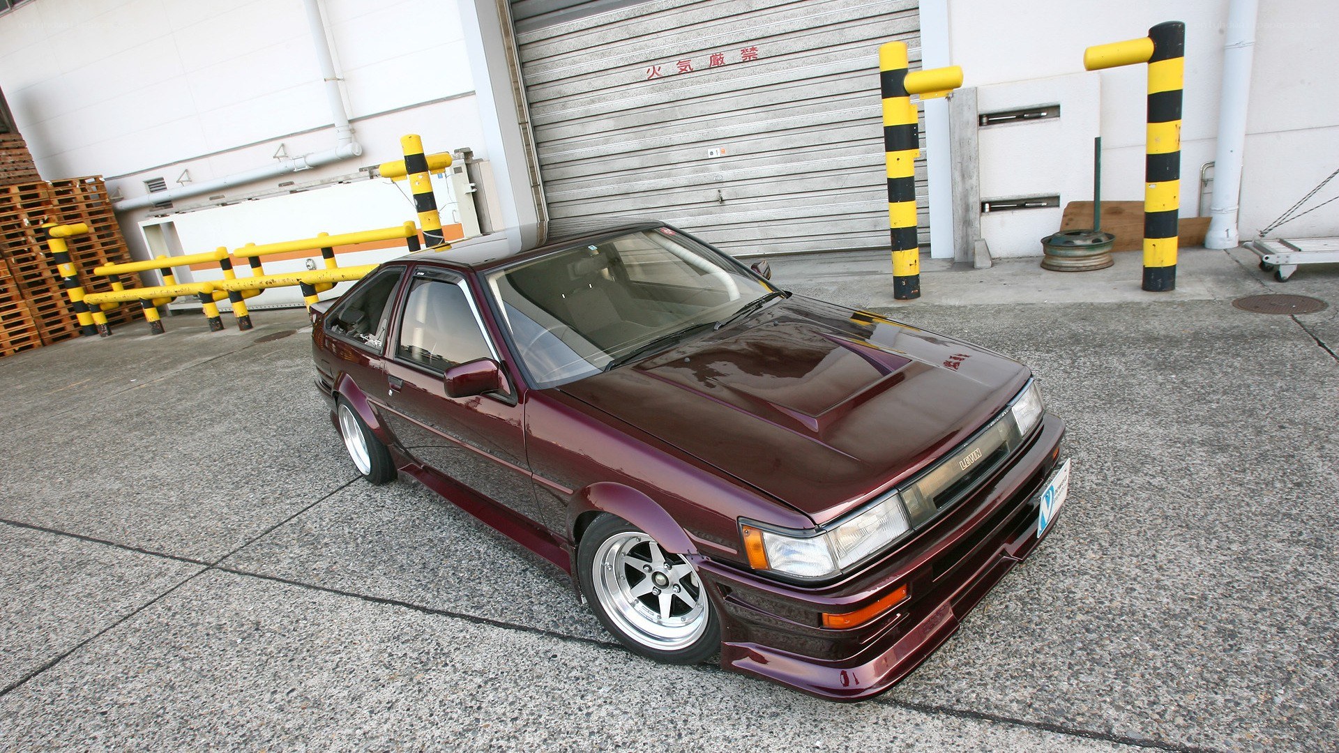 maroon toyota ae86 car