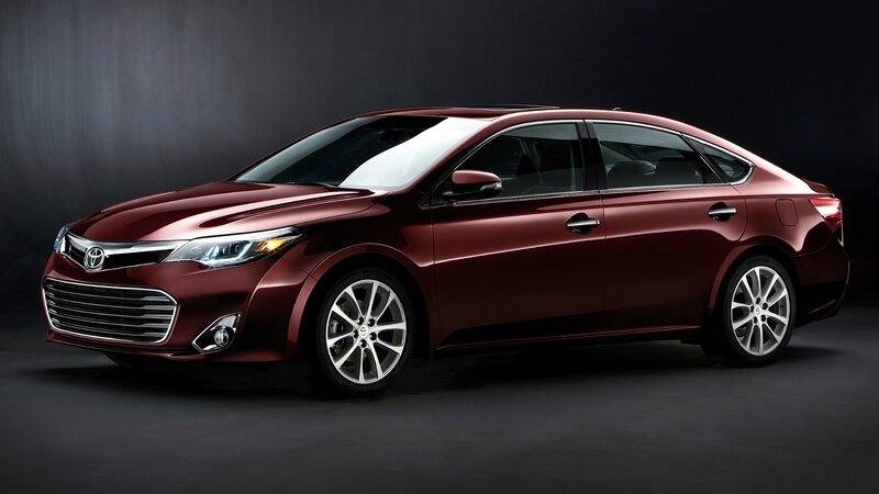 maroon toyota avalon sedan
