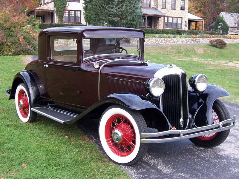 Maroon Vintage Car — Serene, Autumn