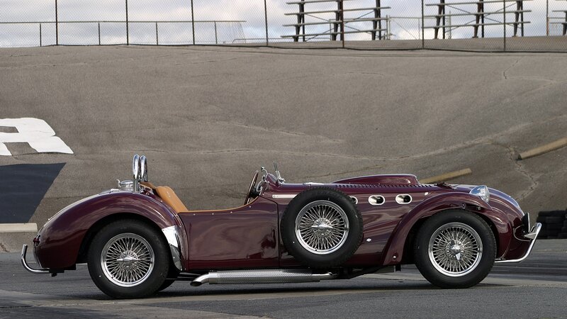 Maroon Vintage Roadster — Calm