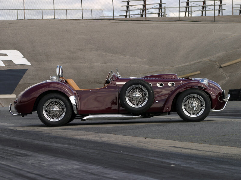 Maroon Vintage Roadster