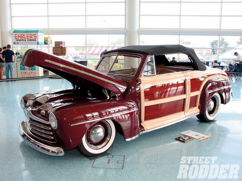 Maroon Woodie Car — Calm